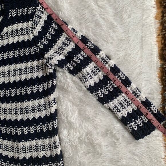 liz Claiborne Crochet Blue and White 3/4 length sleeve sweater - Picture 6 of 7